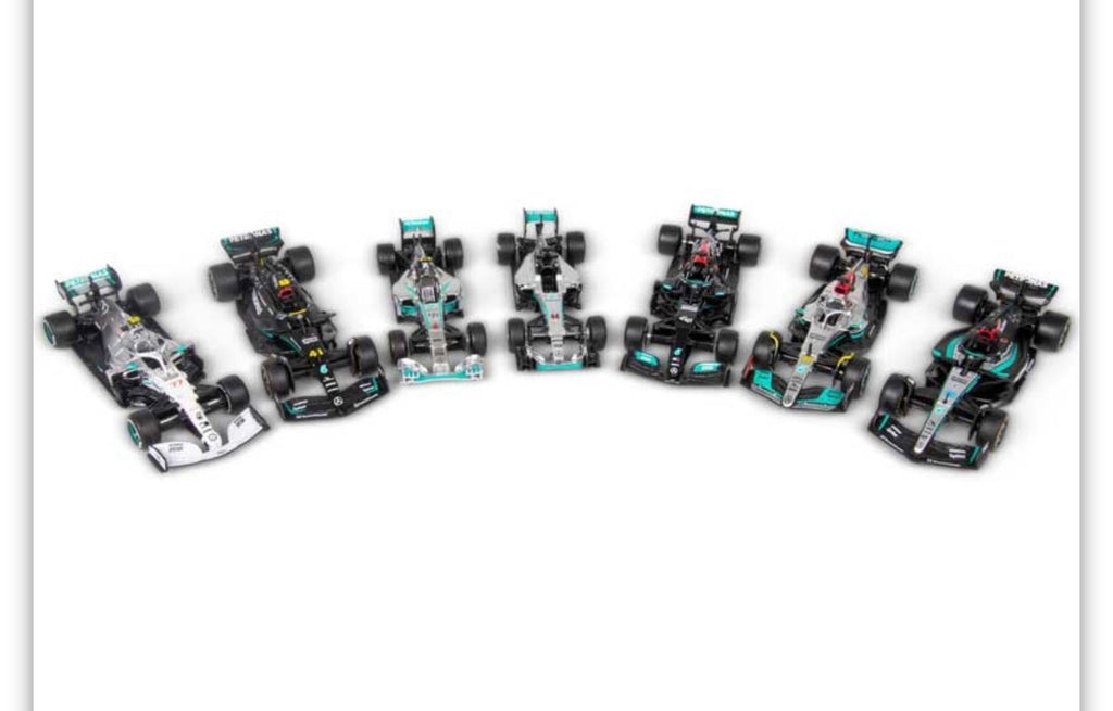 F1 MERCEDES AMG DELUXE GIFT SET W/DISPLAY STAND 1:43